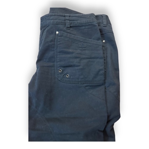 Woman’s Capri Lot 10 - Picture 10 of 11